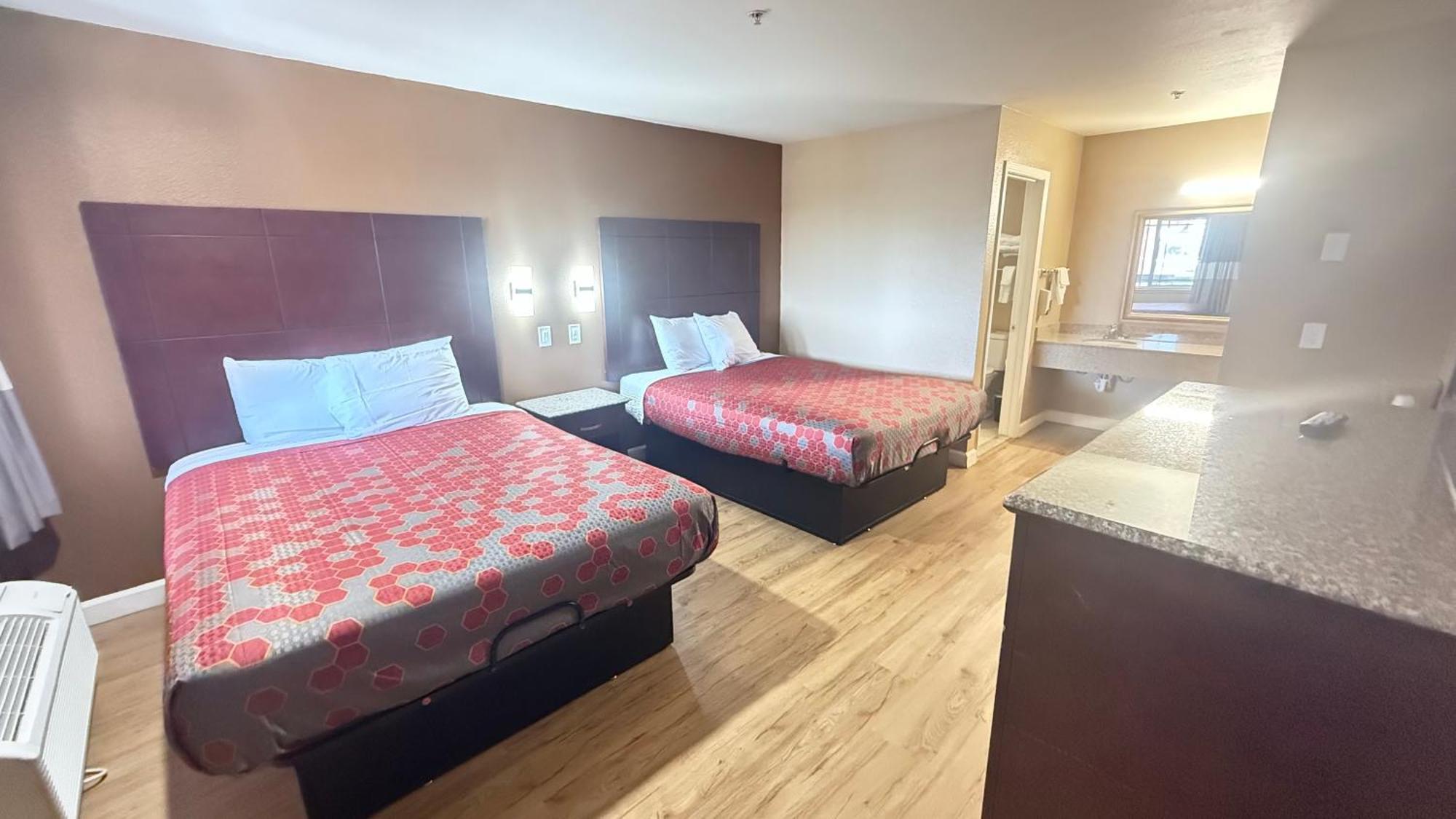 Valley Inn Уотсонвилл Экстерьер фото