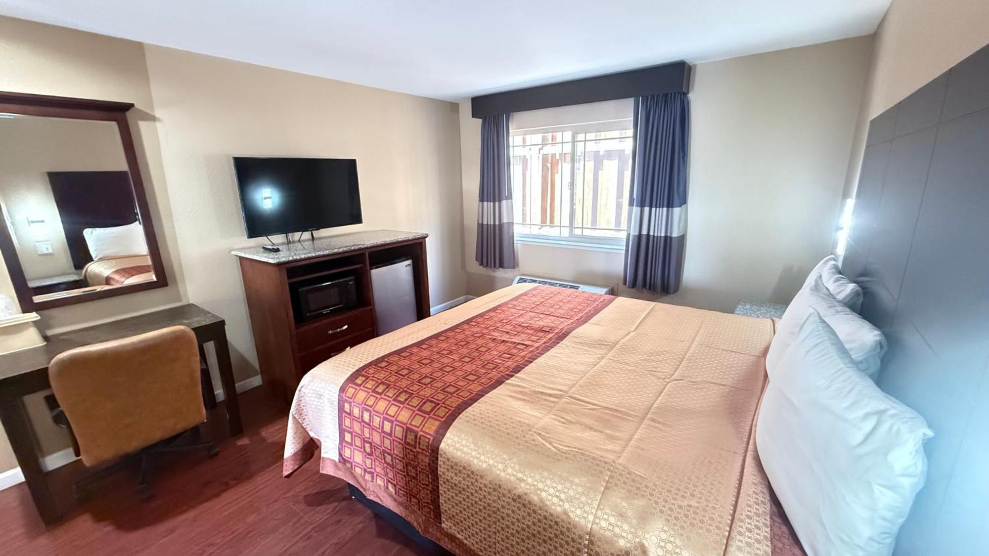 Valley Inn Уотсонвилл Экстерьер фото